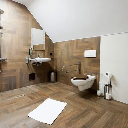 Hotel Kraina Jezior *